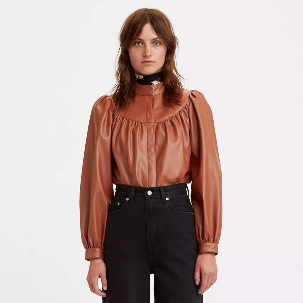 DARBY BUTTON-UP TOP